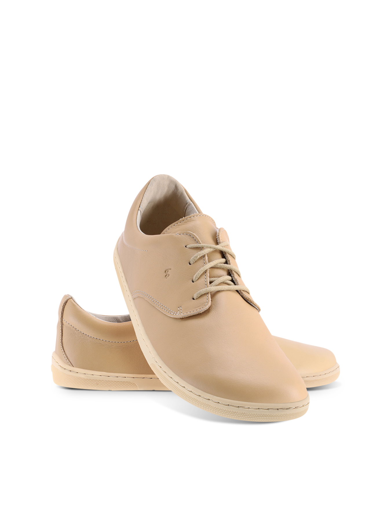 Barfußschuhe Be Lenka Cityscape - Salted Caramel Brown.
Obermaterial: Leder (nappa)Futter: Leder/TextilSohle: TR (EverydayComfort)Einlegesohle: PU-Recycle+Baumwolle (herausnehmbar)Herstellung: SlowakeiEAN/SKU: %eanorsku%
leicht kombinierbare Barfußschuhe für die ÜbergangszeitHergestellt aus hochwertigen NappaledernDie EverydayComfort-Sohle aus einer speziellen Materialmischung ist die ideale Wahl für ganztägige Bewegung in Barfußschuhenzeitloses Design und handgefertigte Qualitätbequemer Tragekomfort für den ganzen Tagum die Schuheigenschaften zu erhalten wird eine regelmäßige Imprägnierung empfohlengenähte Sohle für längere Lebensdauer des Schuhs
Vorteile von Barfußschuhen:
imitieren das Barfußlaufen perfekt nachdie anatomische Form des Schuhs bietet eine großzügige ZehenfreiheitDie Nullneigung der Sohle hält Ferse und Zehen in einer Linie für eine korrekte KörperhaltungStimulierende 4 mm dicke Sohle (ohne Stollen) aktiviert die Nervenenden des Fußesflexible Materialien sorgen für eine bessere Funktion der Muskeln und Sehnen des FußesLeichtigkeit des Schuhs als Vorbeugung gegen müde Füße
Typ: Straßenschuhe